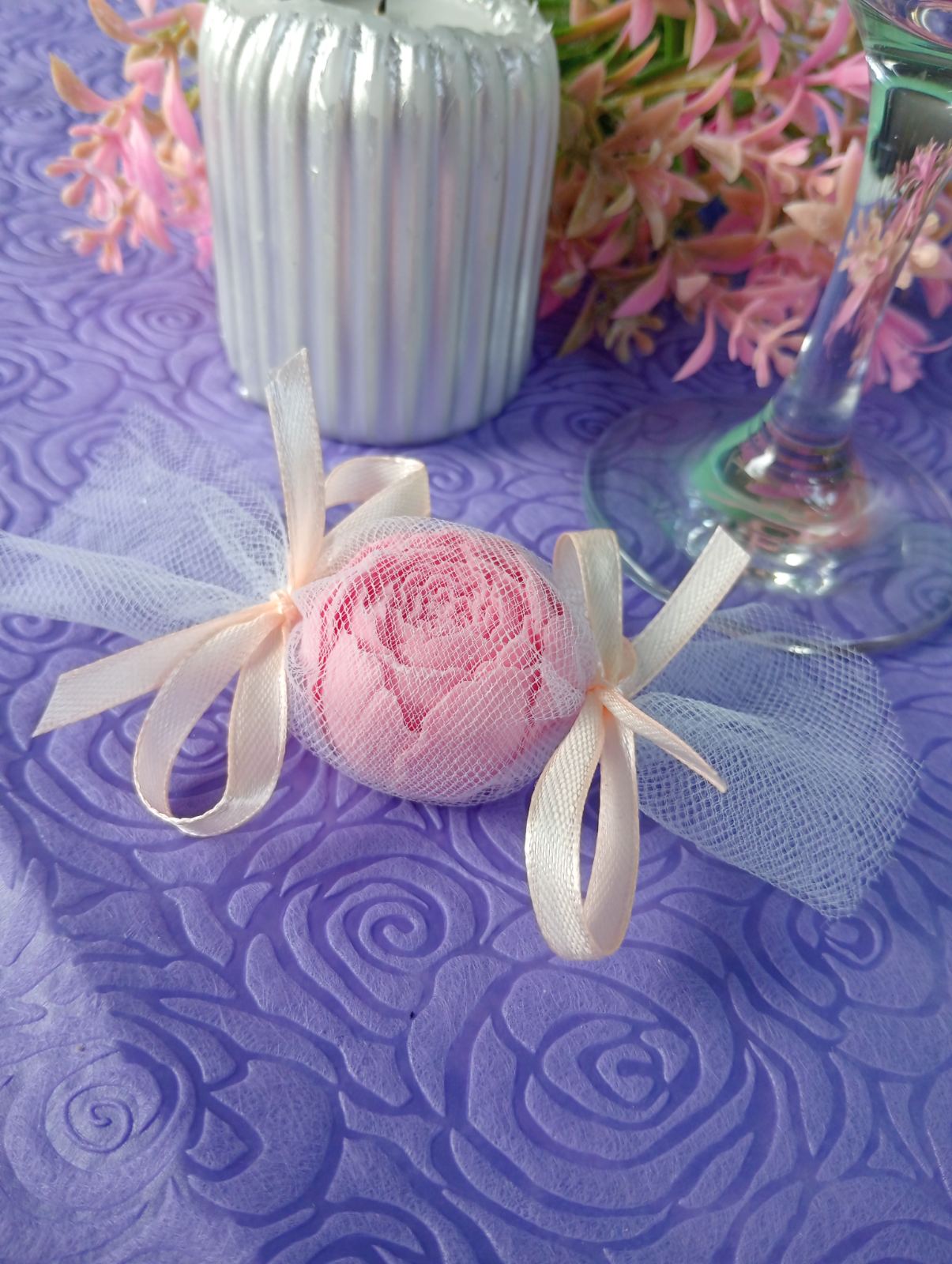 Floare de bujor în fatin