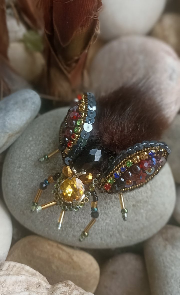 Broșă „Gândac” 7