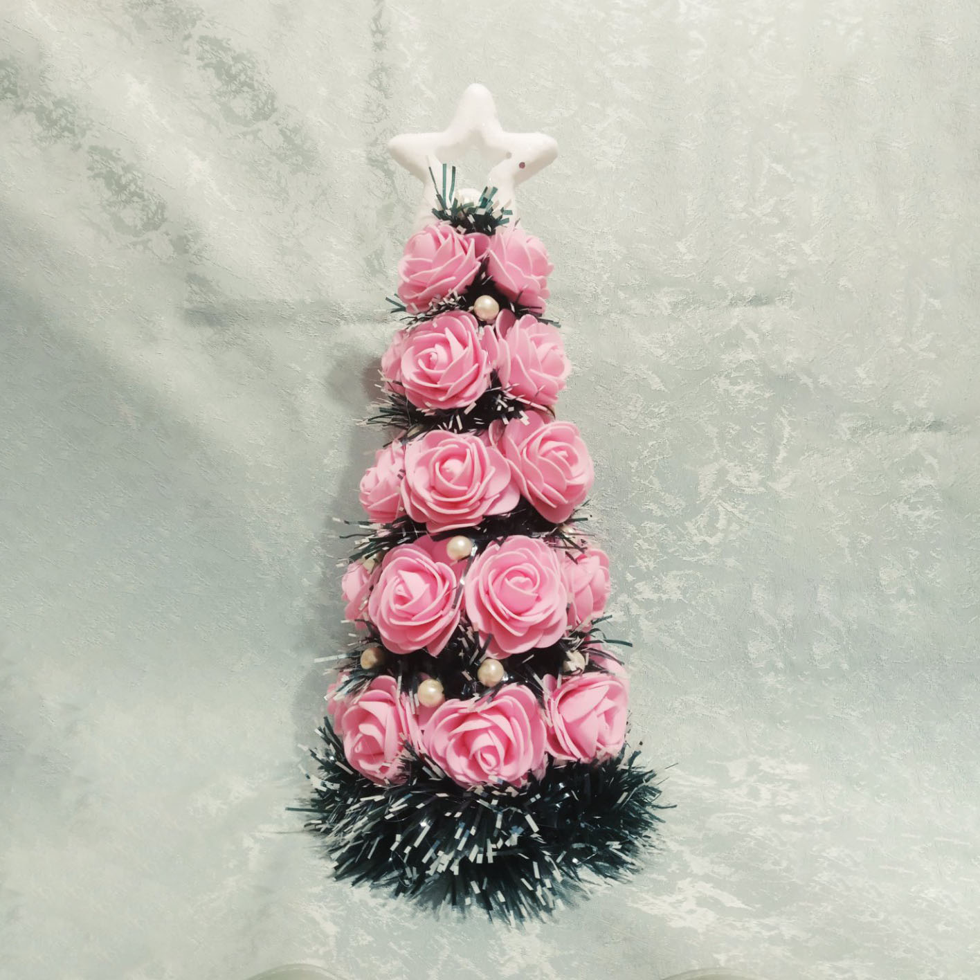 Brad cu trandafiri Roz
